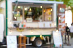 温泉地でのキッチンカー出店が注目される理由